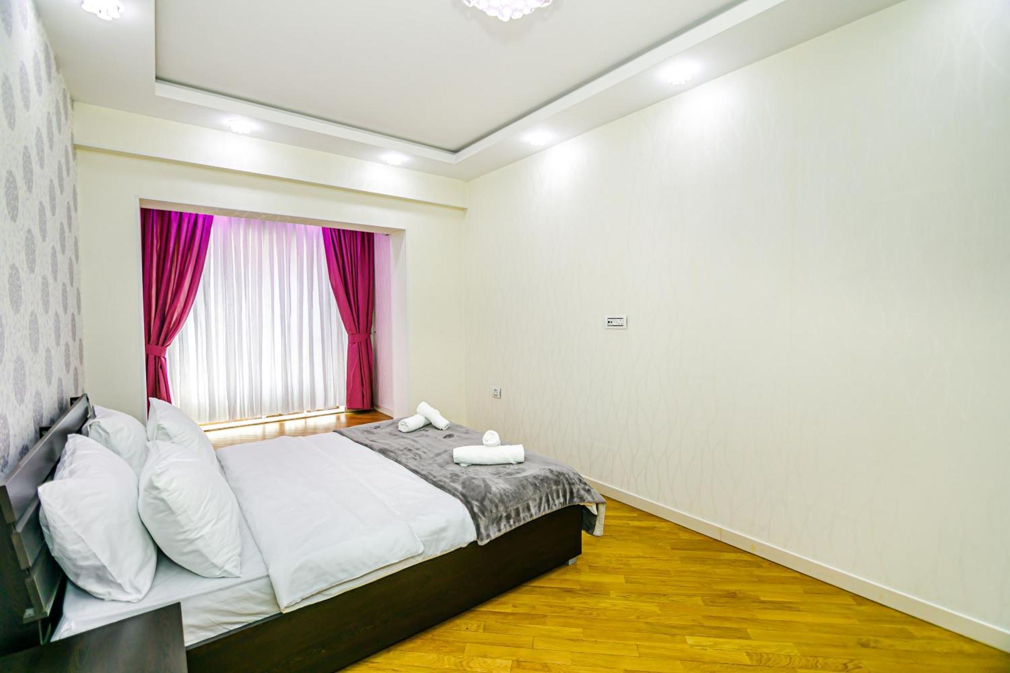 Park Azure Vip Apartment By Baku Housing Exteriör bild