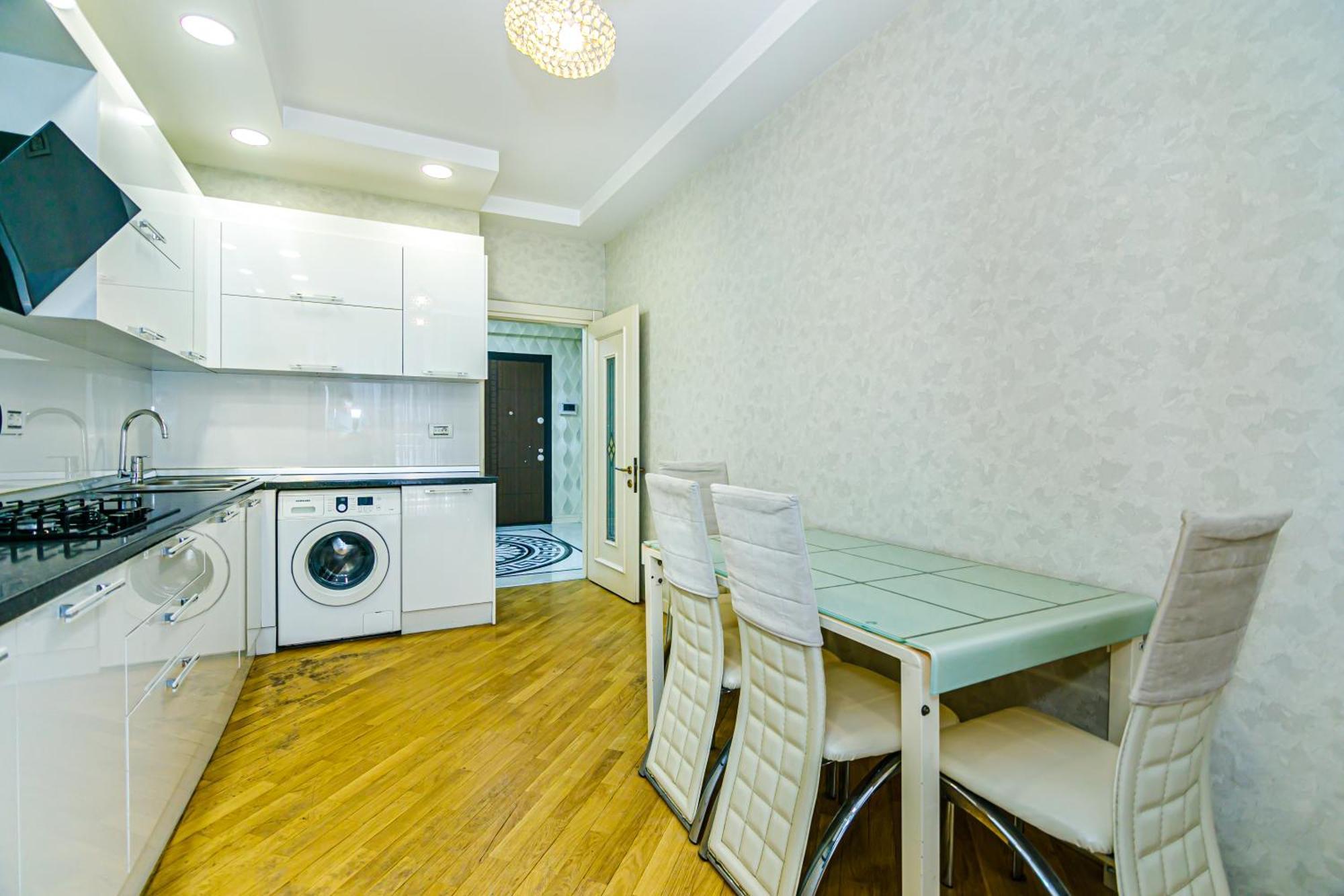 Park Azure Vip Apartment By Baku Housing Exteriör bild